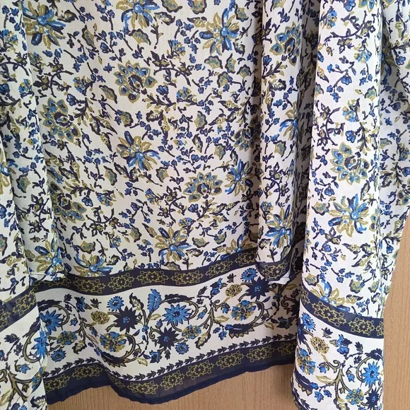 Floral Blue and White Kimono Size 2x - Picture 4 of 5